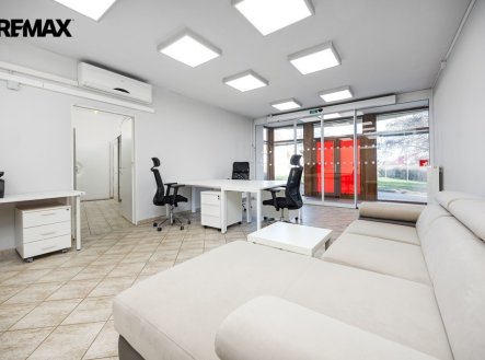 Pronájem obchodní prostory, 120 m²