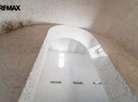 Pronájem skladu, 312 m²