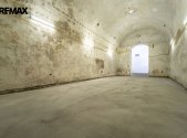 Pronájem skladu, 312 m²