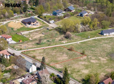Prodej pozemku pro bydlení, 2 049 m²