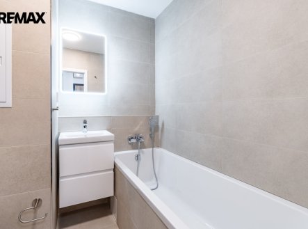 Pronájem bytu, 1+kk, 29 m²