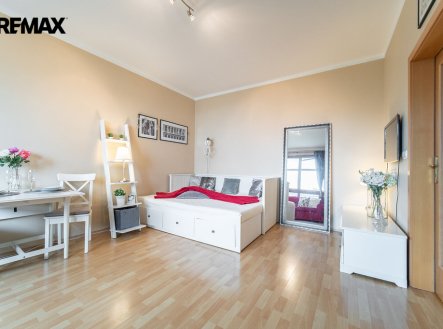 Pronájem bytu, 1+kk, 31 m²