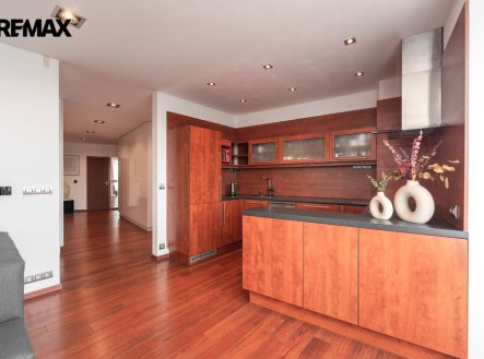 Pronájem bytu, 3+kk, 150 m²