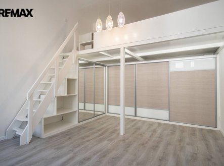 Pronájem bytu, 1+1, 44 m²