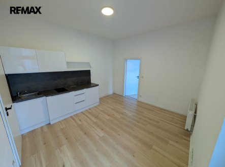 Pronájem bytu, 2+kk, 30 m² obrázek