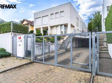 Pronájem domu/vily, 256 m²
