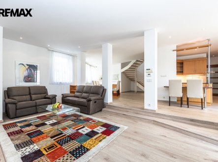 mh7-7639.jpg | Pronájem - dům/vila, 256 m²