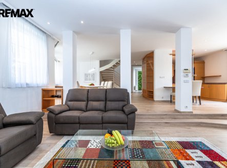 Pronájem domu/vily, 256 m²