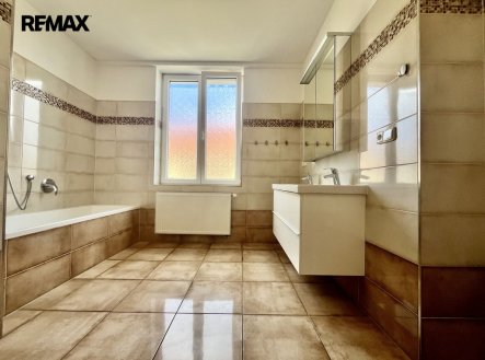 Pronájem bytu, 3+kk, 96 m²