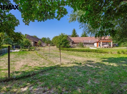 Prodej pozemku pro bydlení, 1 600 m²