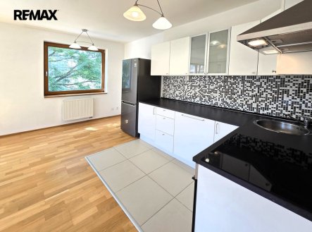 Pronájem bytu, 3+kk, 68 m²