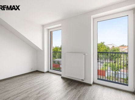 Pronájem bytu, 2+kk, 3 180 m²