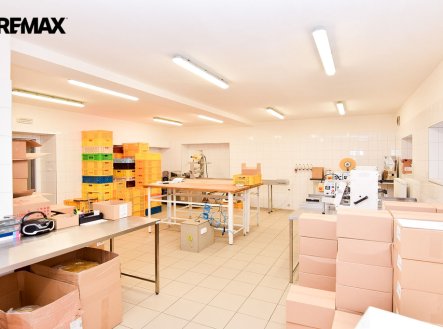 Pronájem výrobní prostory, 434 m²