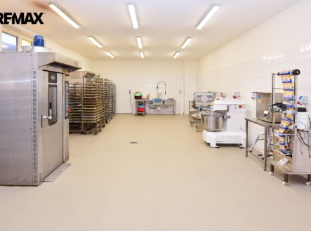 Pronájem výrobní prostory, 434 m²