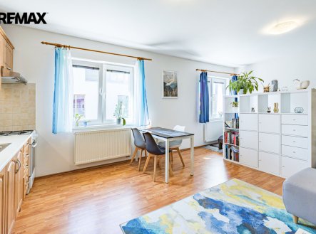 Pronájem bytu, 1+kk, 38 m²