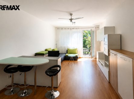 Pronájem bytu, 1+kk, 35 m²