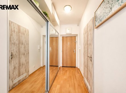 Pronájem bytu, 1+kk, 35 m²