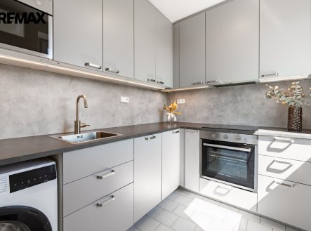 Pronájem bytu, 2+kk, 42 m²