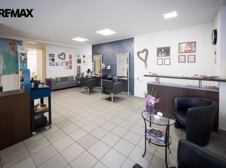 Prodej obchodní prostory, 74 m²
