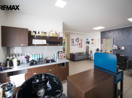 Prodej obchodní prostory, 74 m²