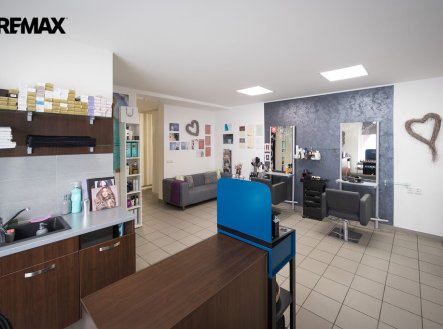 Prodej obchodní prostory, 74 m²