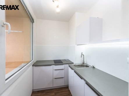 Pronájem bytu, 1+kk, 32 m²