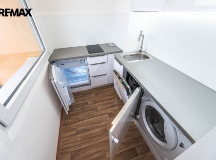 Pronájem bytu, 1+kk, 32 m²