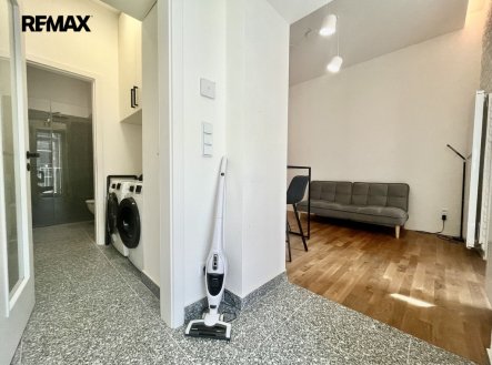 Pronájem bytu, 1+kk, 30 m²