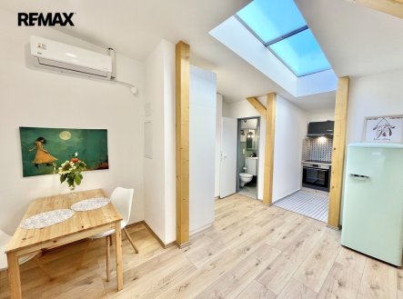 Pronájem bytu, 1+kk, 27 m²
