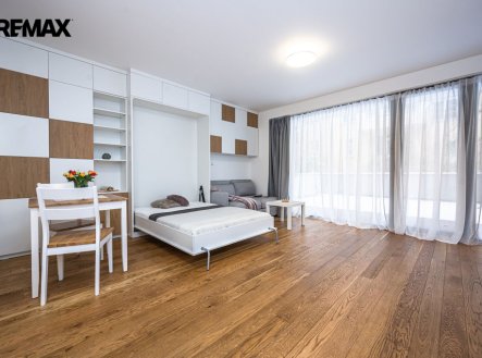 Pronájem bytu, 1+kk, 69 m²