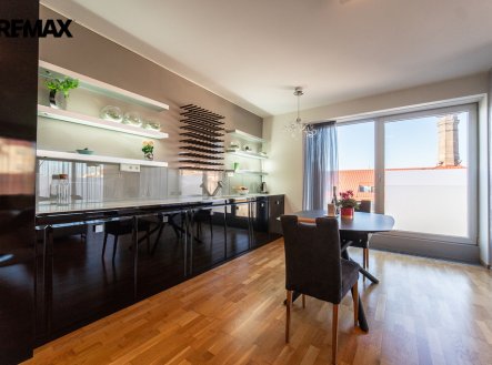 Pronájem bytu, 2+kk, 180 m²