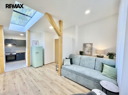 Pronájem obchodní prostory, 27 m²