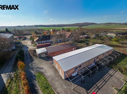 Pronájem výrobní prostory, 242 m²