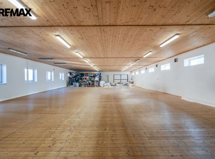 Pronájem výrobní prostory, 242 m²