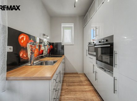 Pronájem bytu, 4+kk, 83 m²