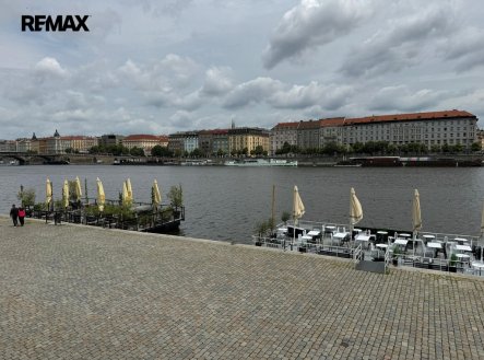 Prodej hotel, 1 594 m²