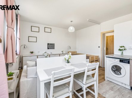 Pronájem bytu, 1+kk, 1 264 m²