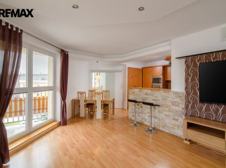 Pronájem bytu, 4+kk, 91 m²