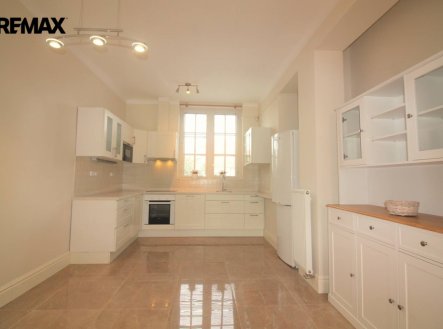 Pronájem domu/vily, 200 m²