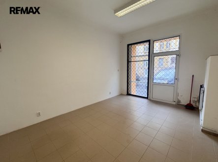 Pronájem obchodní prostory, 18 m²