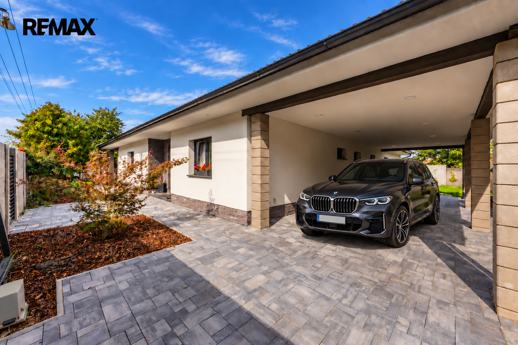grafitove-bmw-x5-pod-pristreskem.png