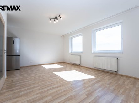 Pronájem bytu, 1+kk, 37 m²