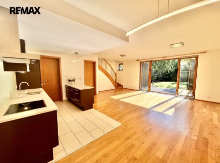 Pronájem domu/vily, 98 m²