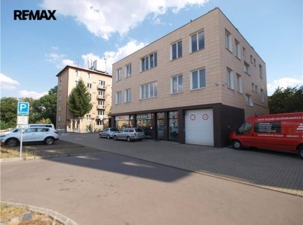 Pronájem kanceláře, 74 m²
