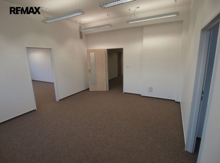 Pronájem kanceláře, 74 m²