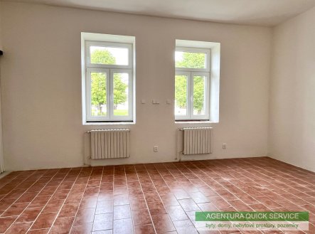Pronájem skladu, 590 m²