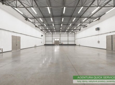 Pronájem skladu, 1 395 m²