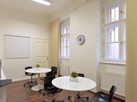 Pronájem kanceláře, 228 m²
