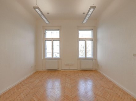 Pronájem kanceláře, 104 m²