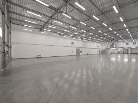 Pronájem skladu, 1 395 m²